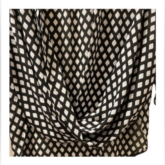 White House Black Market Drape Surplice Blouse Size 2 - Picture 4 of 8